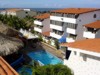 Vista Piscina Hotel Puerta del Sol Playa El Agua en Margarita
