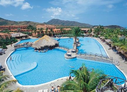 Piscina Costa Caribe Beach Hotel & Resort en Margarita